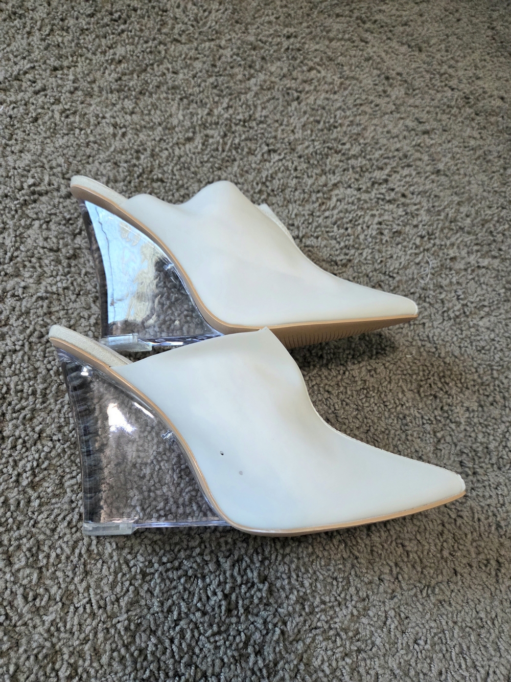 Women's White Pointed Mule Heels with Clear Wedge Size 9 - Picture 6 of 8